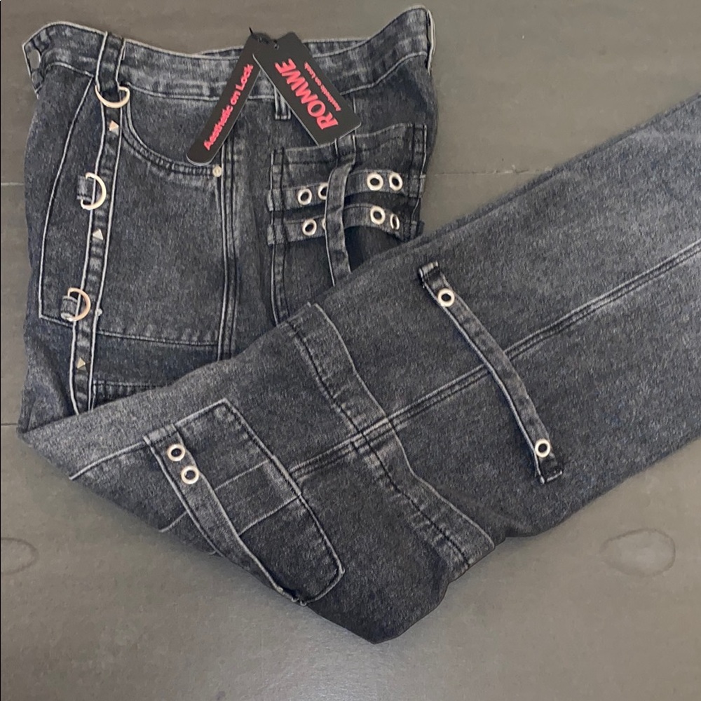 ROMWE Large Grunge Punk Solid Strap Detail Cargo Boy Friend Jeans, School - Picture 4 of 14